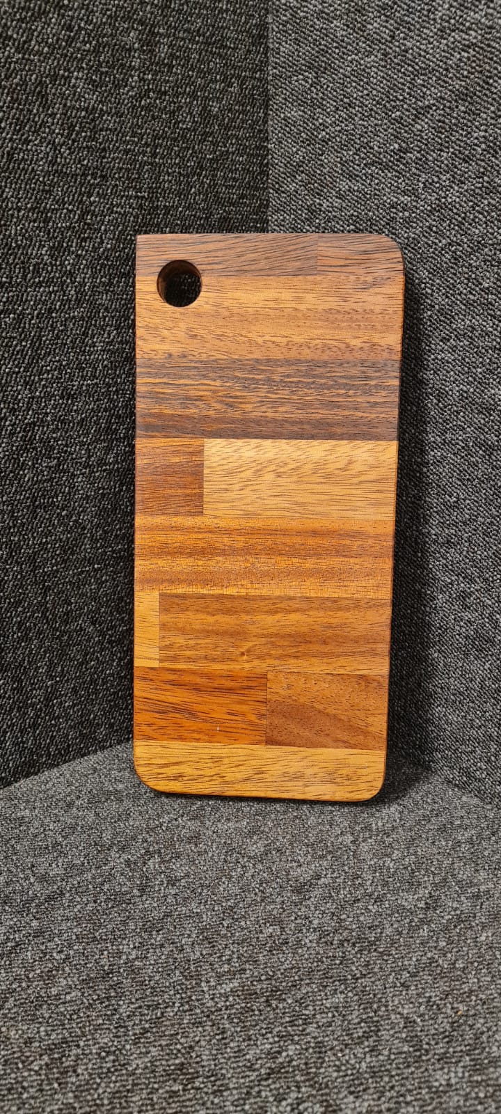 Snygg skärbräda av återbruksmaterial | Återbruksbräda